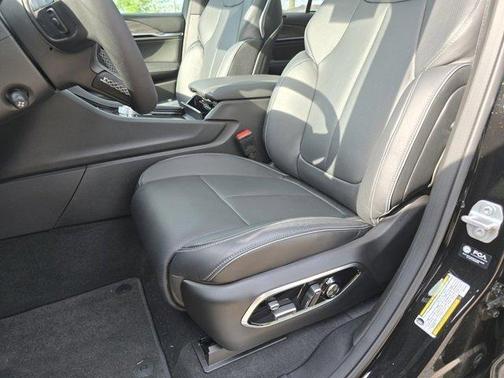 2025 Jeep Grand Cherokee Overland