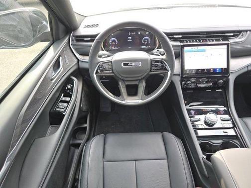 2025 Jeep Grand Cherokee Overland