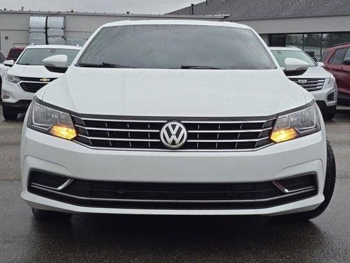 2017 Volkswagen Passat 1.8T SE