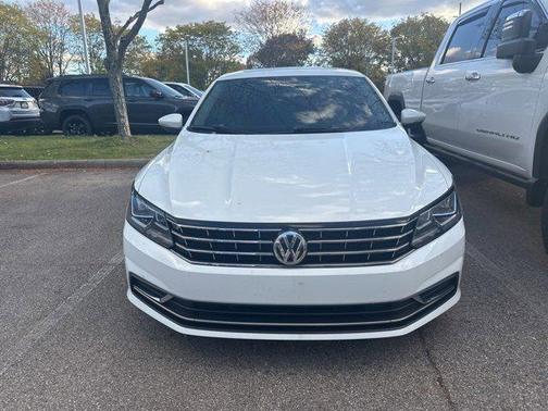 2017 Volkswagen Passat 1.8T SE