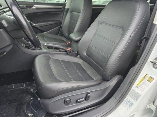 2017 Volkswagen Passat 1.8T SE