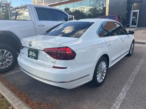 2017 Volkswagen Passat 1.8T SE