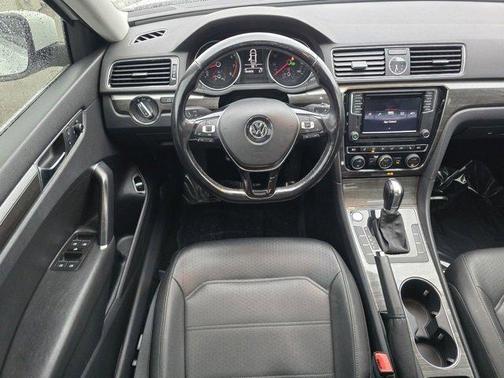 2017 Volkswagen Passat 1.8T SE