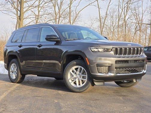 Baltic Gray Metallic Clearcoat 2026 Jeep Grand Cherokee L Laredo