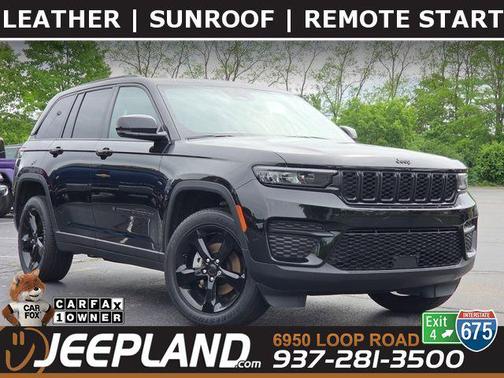 Diamond Black Crystal Pearlcoat 2024 Jeep Grand Cherokee Altitude