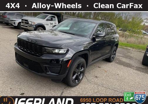 Diamond Black Crystal Pearlcoat 2024 Jeep Grand Cherokee Altitude