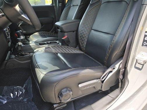 2023 Jeep Wrangler Altitude