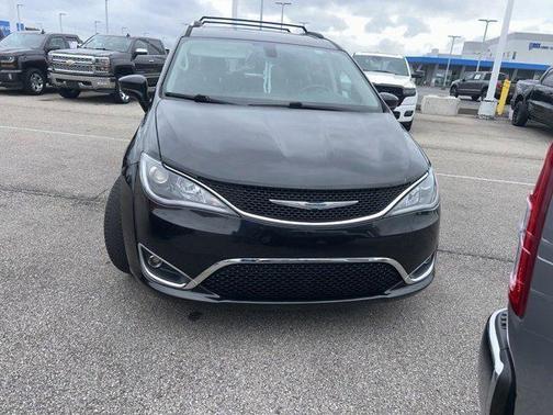2017 Chrysler Pacifica Touring-L Plus