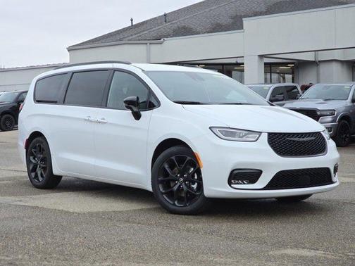 2026 Chrysler Pacifica L