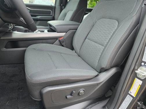 Granite Crystal Metallic Clearcoat 2026 RAM 1500 Big Horn/Lone Star