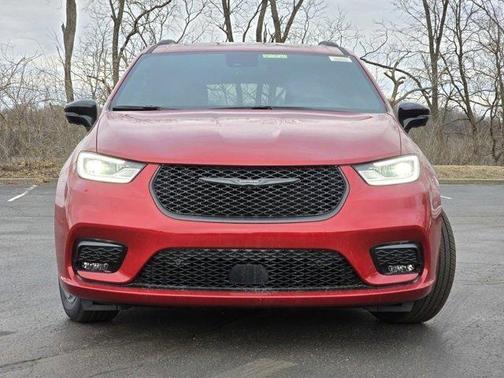 2025 Chrysler Pacifica Hybrid Premium S Appearance Pkg