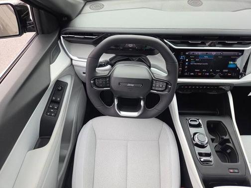 Sting-Gray Clearcoat 2026 Jeep Cherokee Laredo