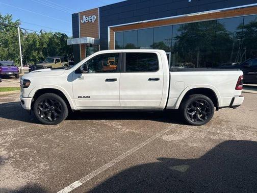 Ivory White Tri-Coat Pearlcoat 2024 RAM 1500 Limited