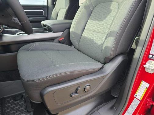 Molten Red Pearlcoat 2026 RAM 1500 Big Horn/Lone Star