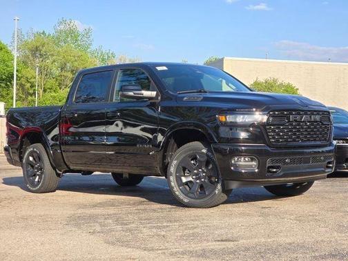 Diamond Black Crystal Pearlcoat 2026 RAM 1500 Big Horn/Lone Star