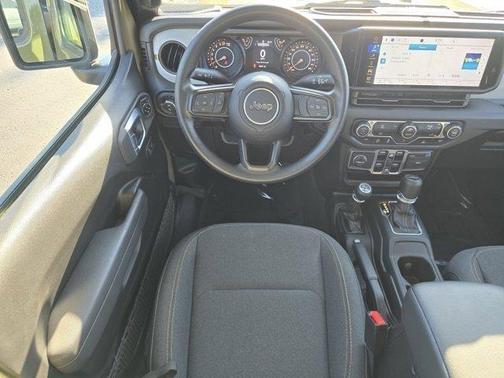 2025 Jeep Gladiator Nighthawk