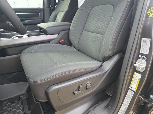 Granite Crystal Metallic Clearcoat 2026 RAM 1500 Big Horn/Lone Star
