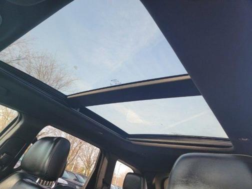 Photo 2 of 27 of 2021 Jeep Grand Cherokee Limited