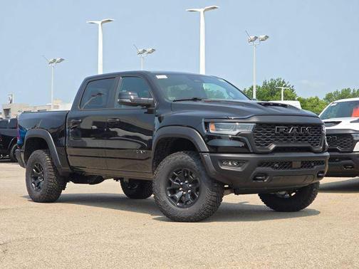Diamond Black Crystal Pearlcoat 2026 RAM 1500 RHO