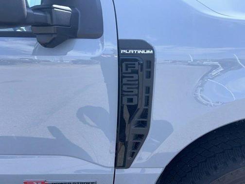2025 Ford F-250 Platinum