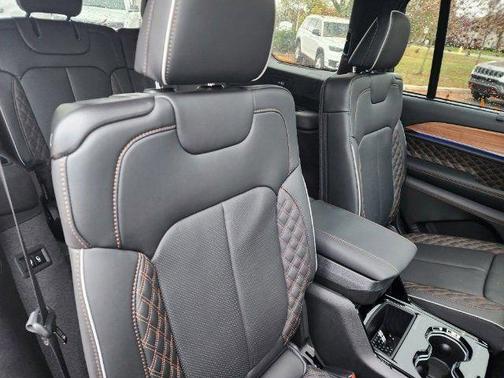 2023 Jeep Grand Cherokee L Summit