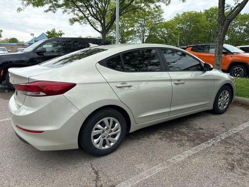 Mineral Beige Pearl 2017 Hyundai ELANTRA SE