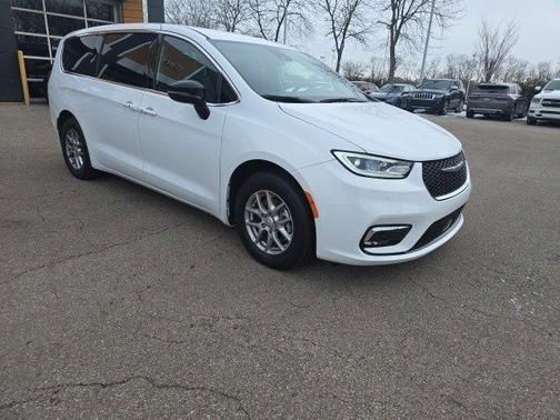 2025 Chrysler Pacifica L