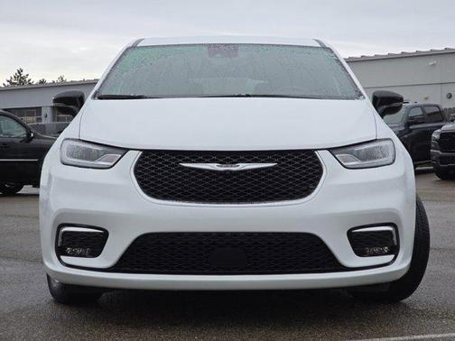 2025 Chrysler Pacifica L