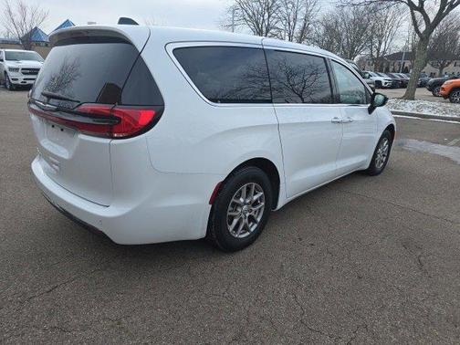 2025 Chrysler Pacifica L