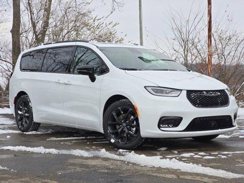 2026 Chrysler Pacifica L