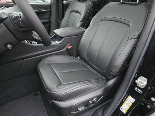Diamond Black Crystal Pearlcoat 2025 Jeep Grand Cherokee Limited