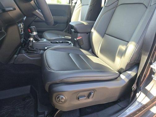 2025 Jeep Gladiator High Tide