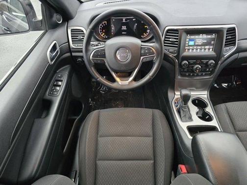 2019 Jeep Grand Cherokee Laredo