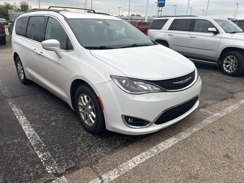 Bright White Clearcoat 2020 Chrysler Pacifica Touring