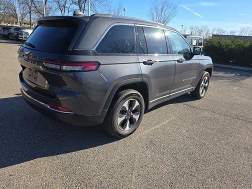 2022 Jeep Grand Cherokee 4xe Base