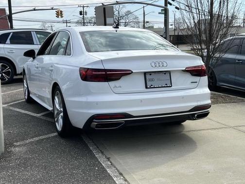 2024 Audi A4 Premium 45 TFSI S line quattro S tronic