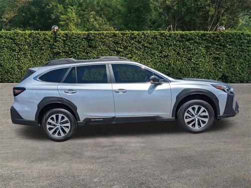 2025 Subaru Outback 2.5i