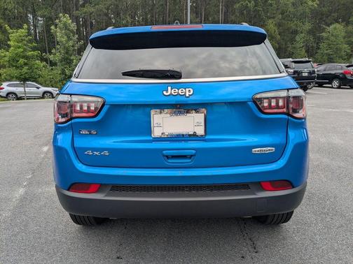 Hydro Blue Pearlcoat 2024 Jeep Compass Latitude