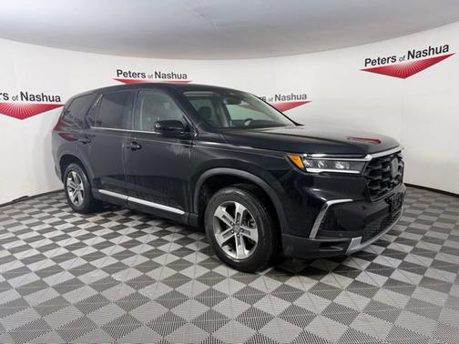 Crystal Black Pearl 2024 Honda Pilot