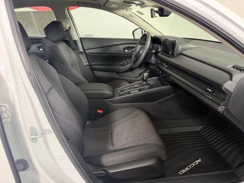 Platinum White Pearl 2024 Honda Accord