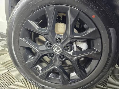 Platinum White Pearl 2025 Honda HR-V