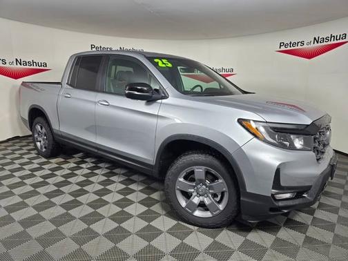 Solar Silver Metallic 2025 Honda Ridgeline