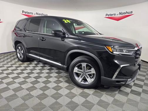 Crystal Black Pearl 2024 Honda Pilot