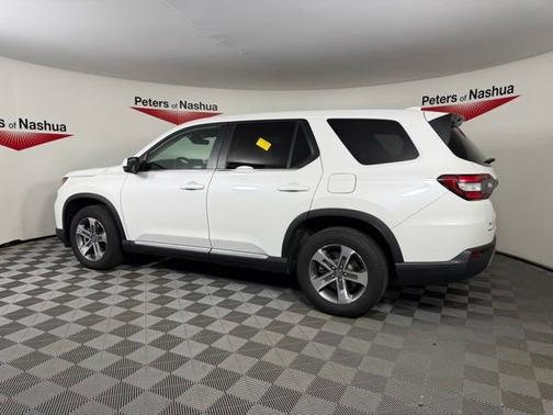 Platinum White Pearl 2024 Honda Pilot