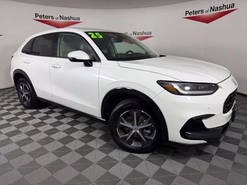 Platinum White Pearl 2025 Honda HR-V
