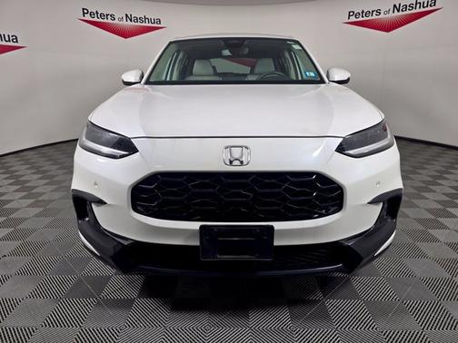 Platinum White Pearl 2025 Honda HR-V