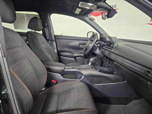 Crystal Black Pearl 2025 Honda HR-V