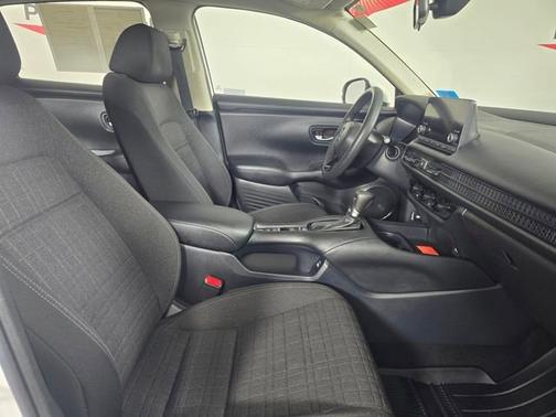 Platinum White Pearl 2023 Honda HR-V