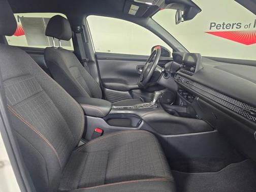 Platinum White Pearl 2025 Honda HR-V