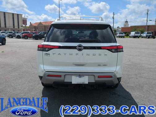 2024 Nissan Pathfinder SL
